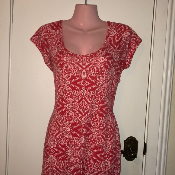 Dresses & Skirts - NWOT I’m in love with Derek sleeveless dress